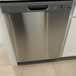 GE Energy Star Front Control With Plastic Interior Dishwasher With Sanitize Cycle And Dry Boost