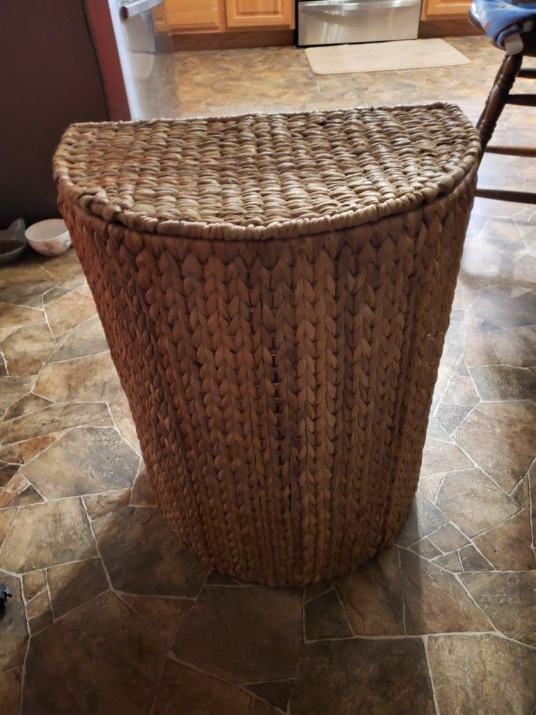 Heavy Duty Wicker Laundry Basket