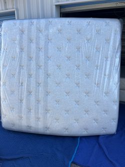 Leesa Oasis Chill King Size Mattress