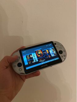Psvita Sony Comes with everything u need and more