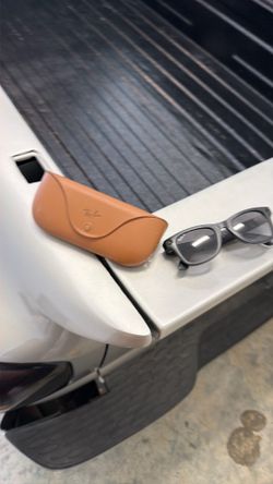 Meta glasses
