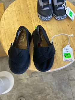 Toddler Tom’s shoes
