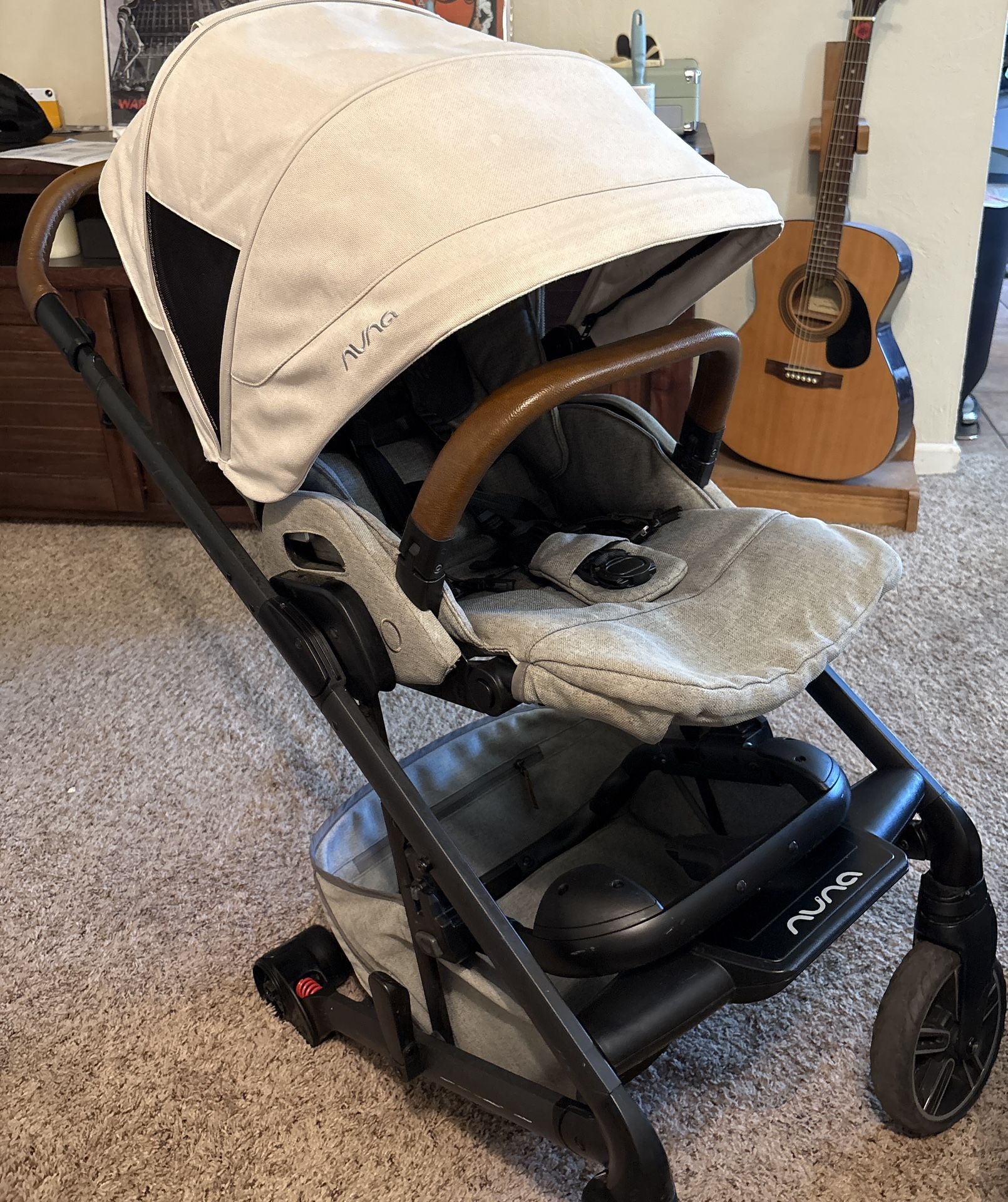 Nuna Stroller **Missing Rear Wheels**