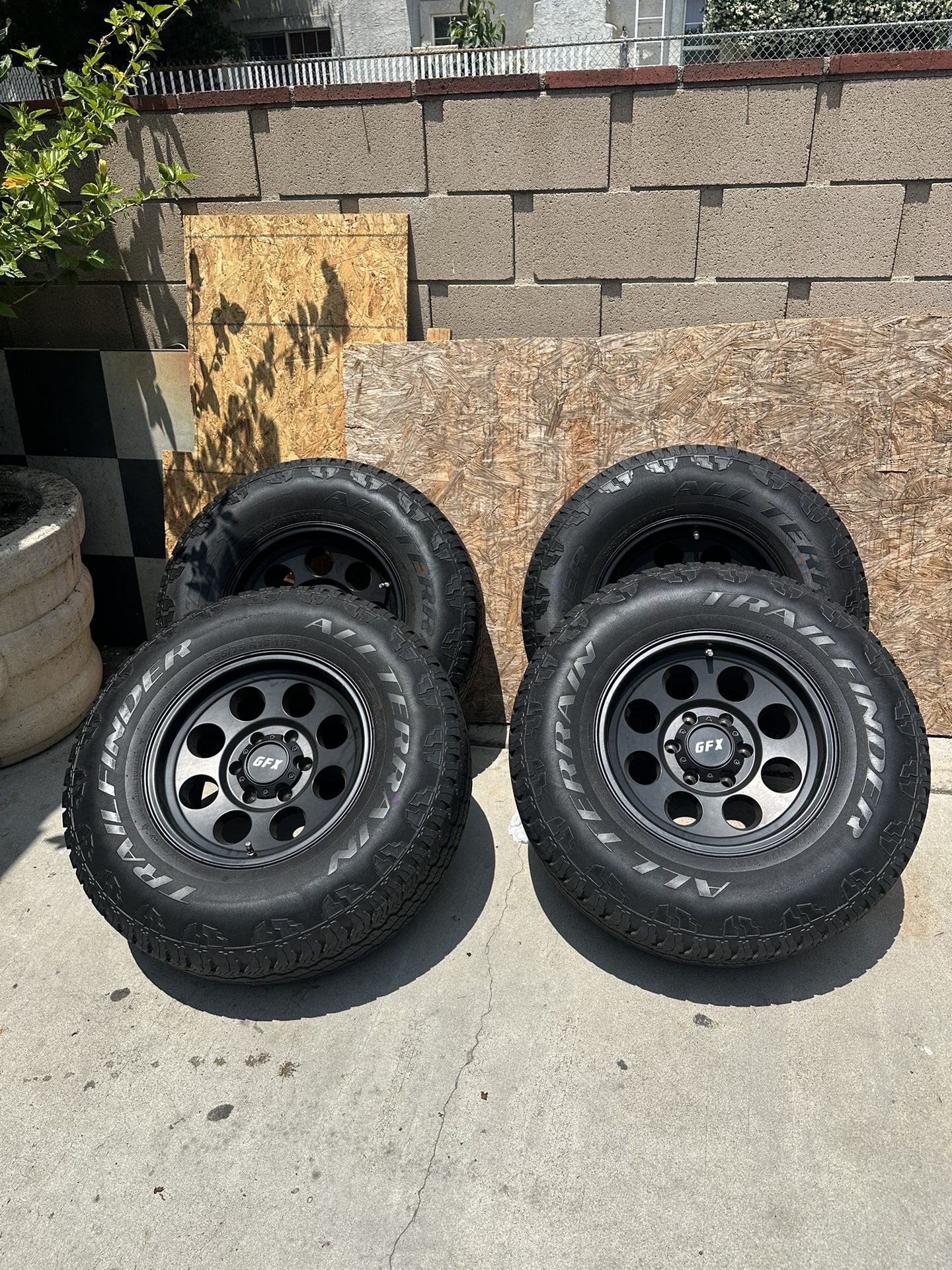4 Truck Rims And Tires Fit Not Sure What They Fit Tires 60 Percent Still Good