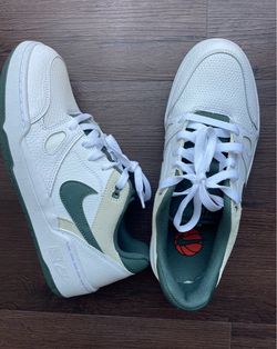 New Mans Nike Full Force Low sneakers, size 8