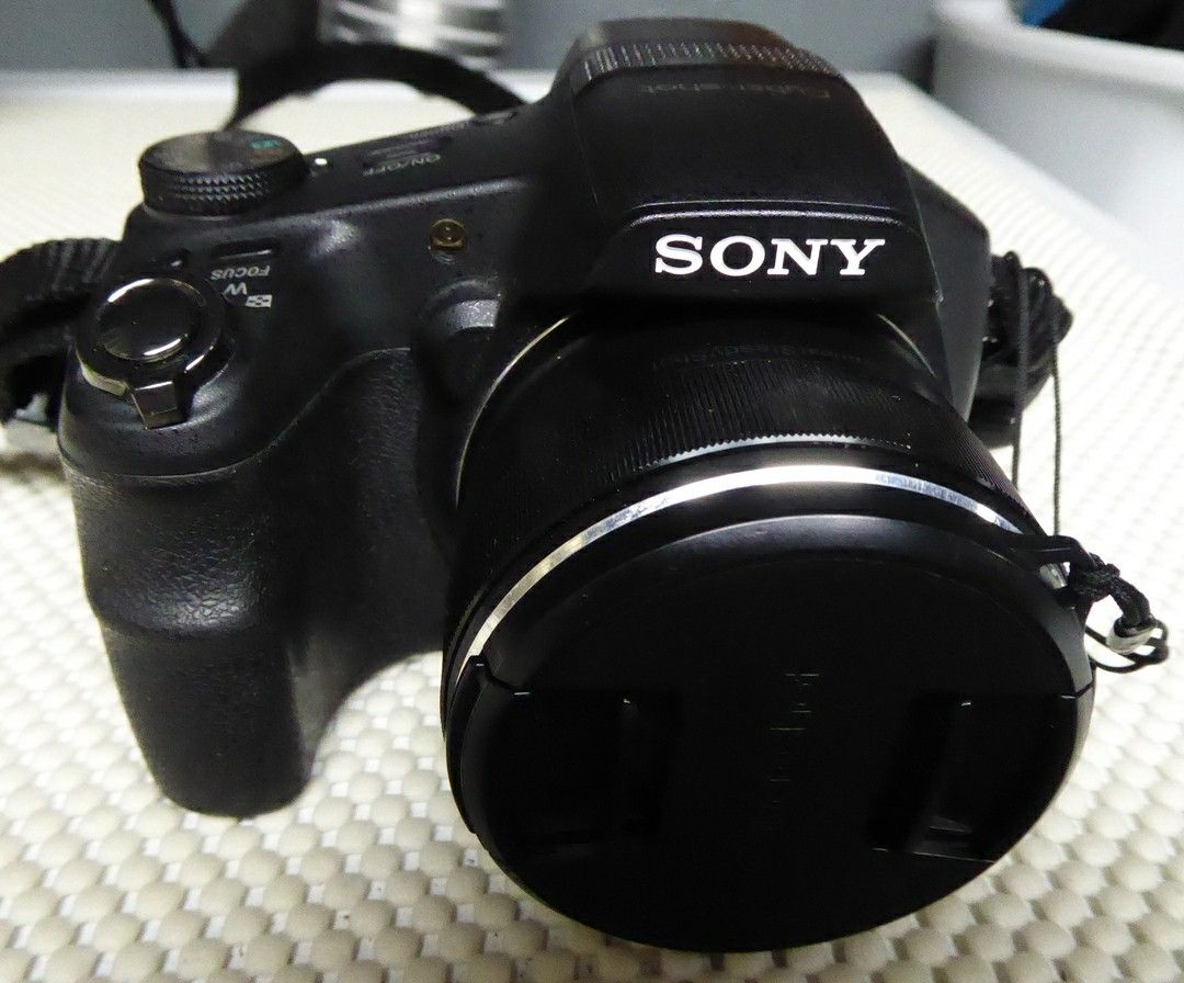 Sony HX200V 18MP Camera
