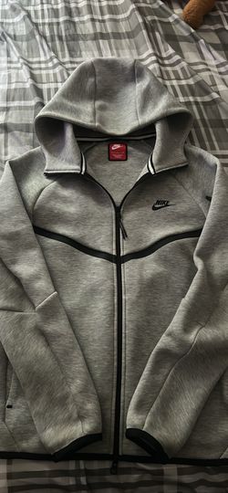 mens nike tech