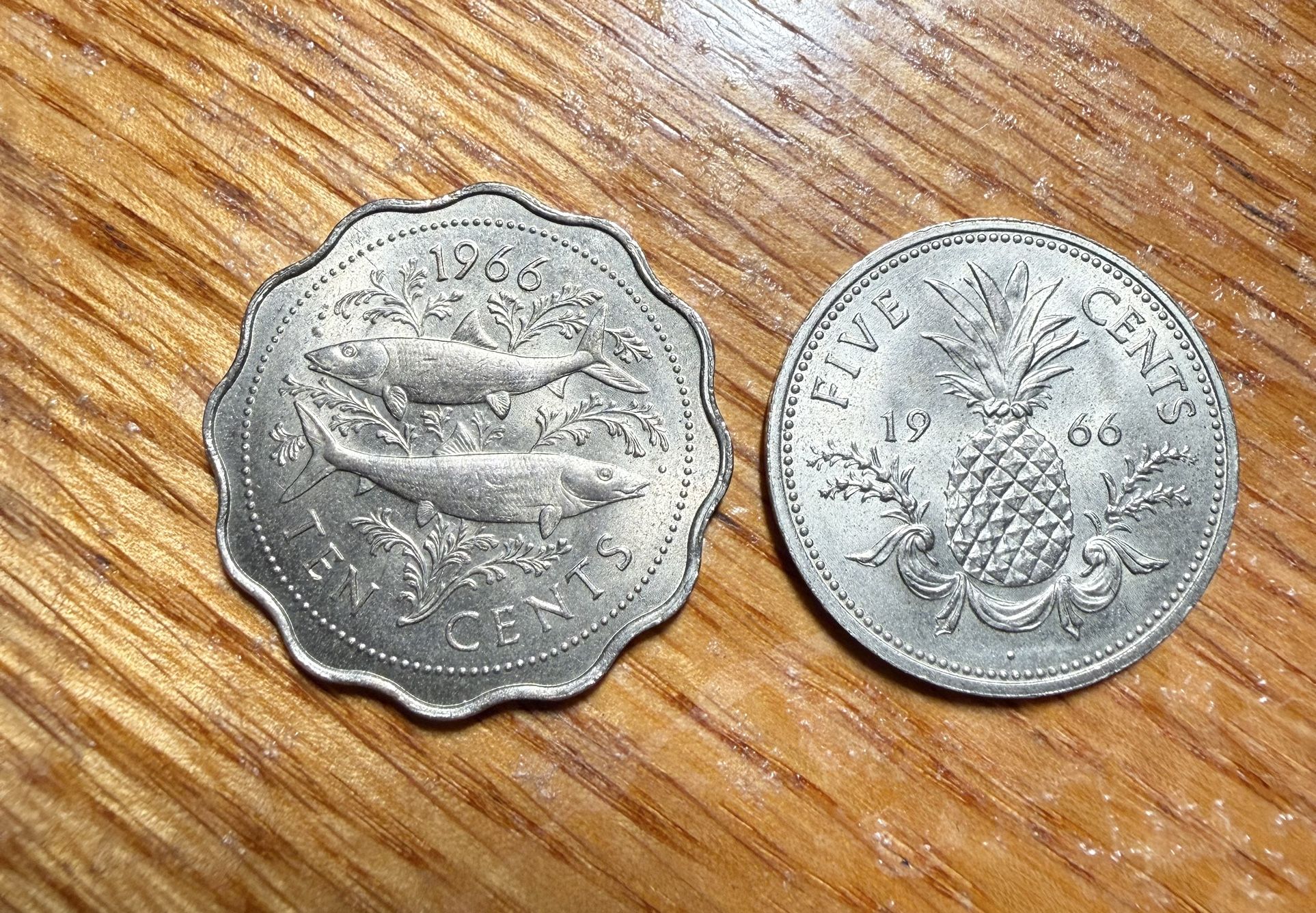 👀BAHAMA ISLANDS 1966 5 CENTS & 10 CENTS COINS HIGH GRADE AUNC SCARCE 👀