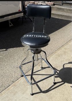 Craftsmen bar stools set