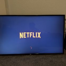 43” LG Smart TV
