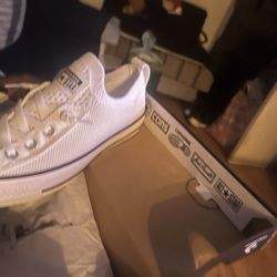 Converse Shoes Size 7 