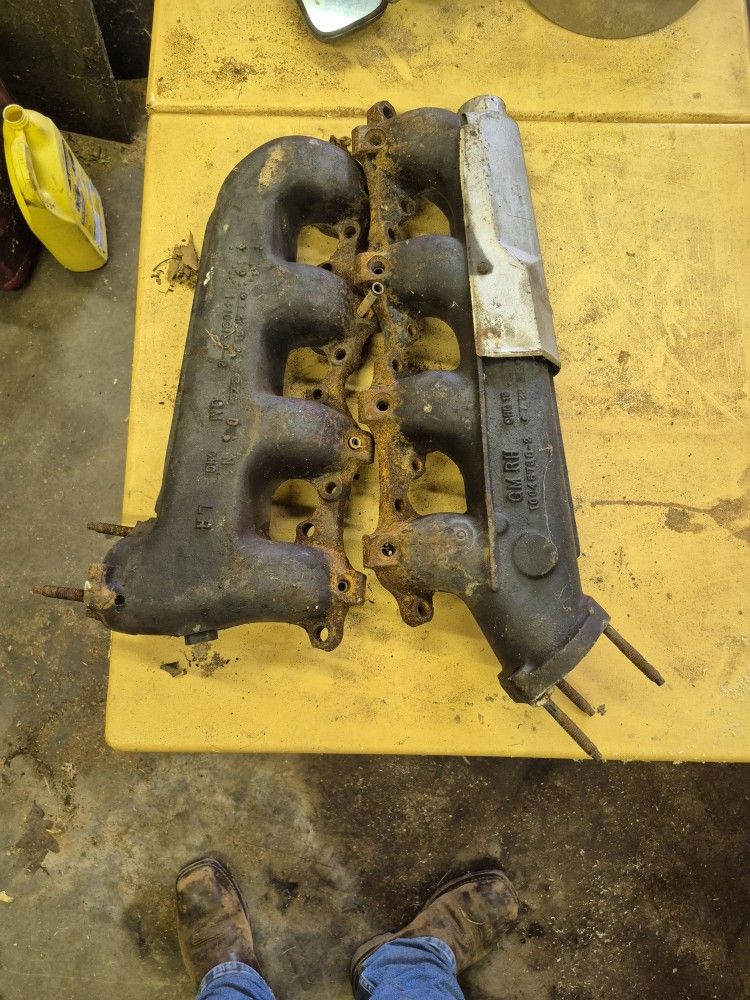 Chevy Manifolds 