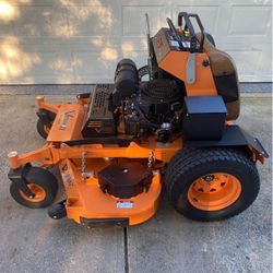 SCAG V-Ride II Stander