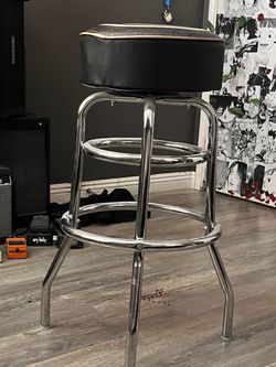 Bar stool
