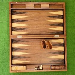 Backgammon Walnut Wood Board Game. Free Delivery!!! New