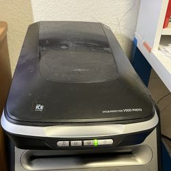 Epson Perfection V500 Photo Scanner 