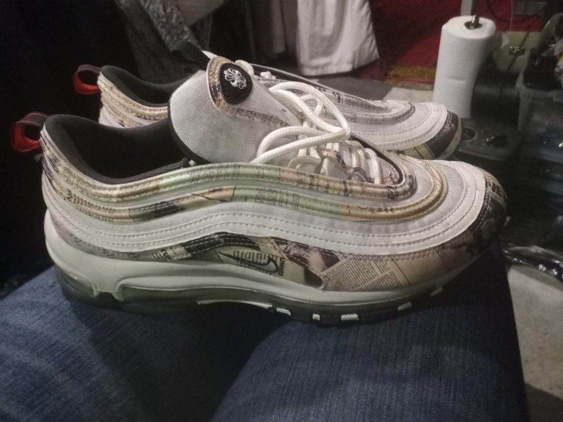Newspaper Nike Air Max Size