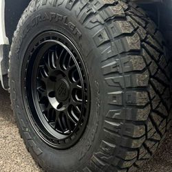 17x9 Onyx Lock Off-Road Rines Y Llantas 285/70/17 Nitto Ridge Grappler