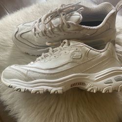 Women Size 7 1/2 Skechers