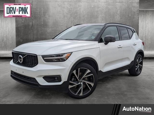 2022 Volvo XC40