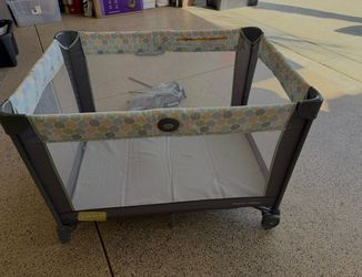 Graco pack and play