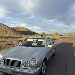 1996 Mercedes-Benz E320 