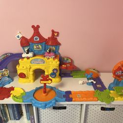 Go! Go! Smart Wheels Mickey Mouse Magical Wonderland Play Set With Mickey& Minnie Car