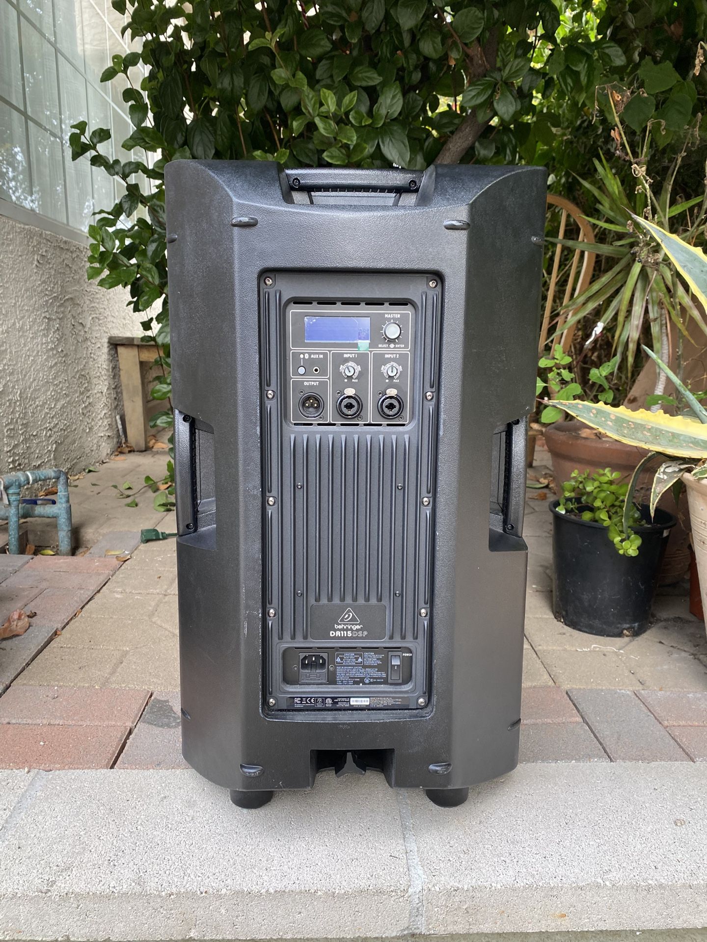 BEHRINGER DR-115BT SPEAKER