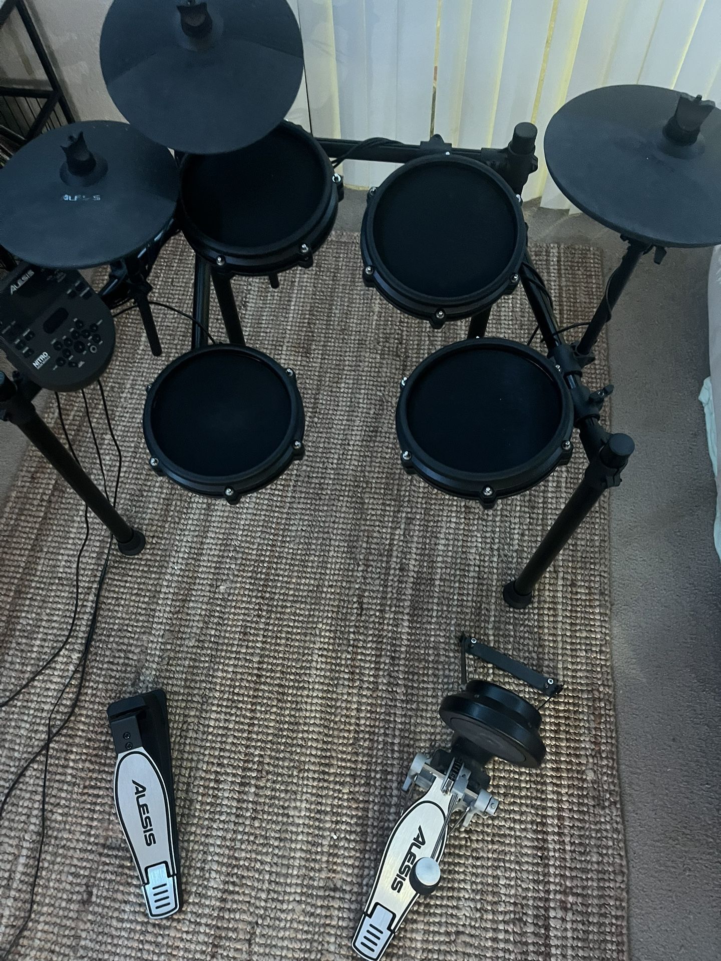 Alesis Nitro Mesh Drum Kit Set With Double Kick Pedal 