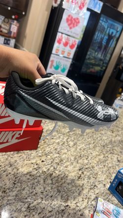 Football cleats