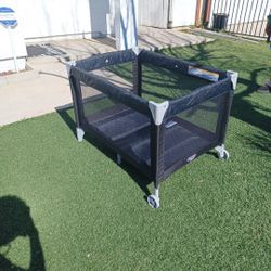 Baby Crib/Play Pen
