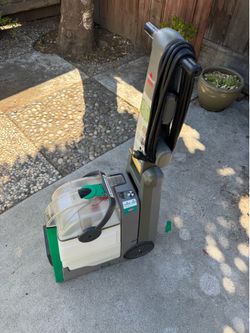 CARPET CLEANER