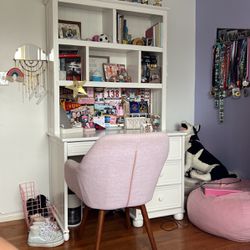 Pottery Barn Teen Desk With Attached Shelves 