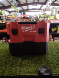 Milwaukee M12 FUEL Cordless 1 Gal Wet/Dry Vacuum