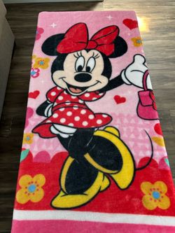 soft, plush Minnie Mouse blanket