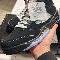 Jordan 5 Black Metallic Reimagined 