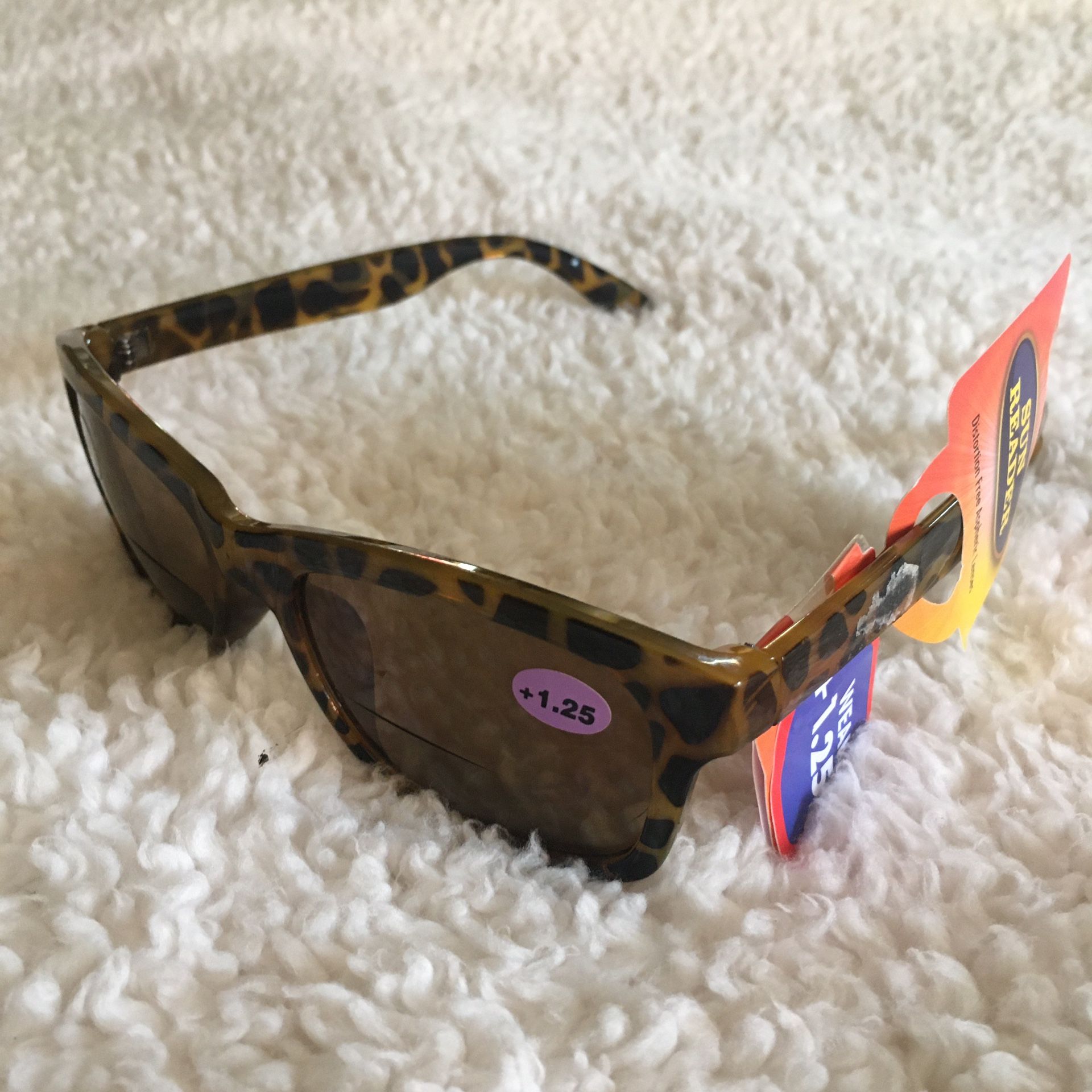 Sunglasses/reading glasses