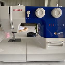 Singer Sewing Machine Model 1725