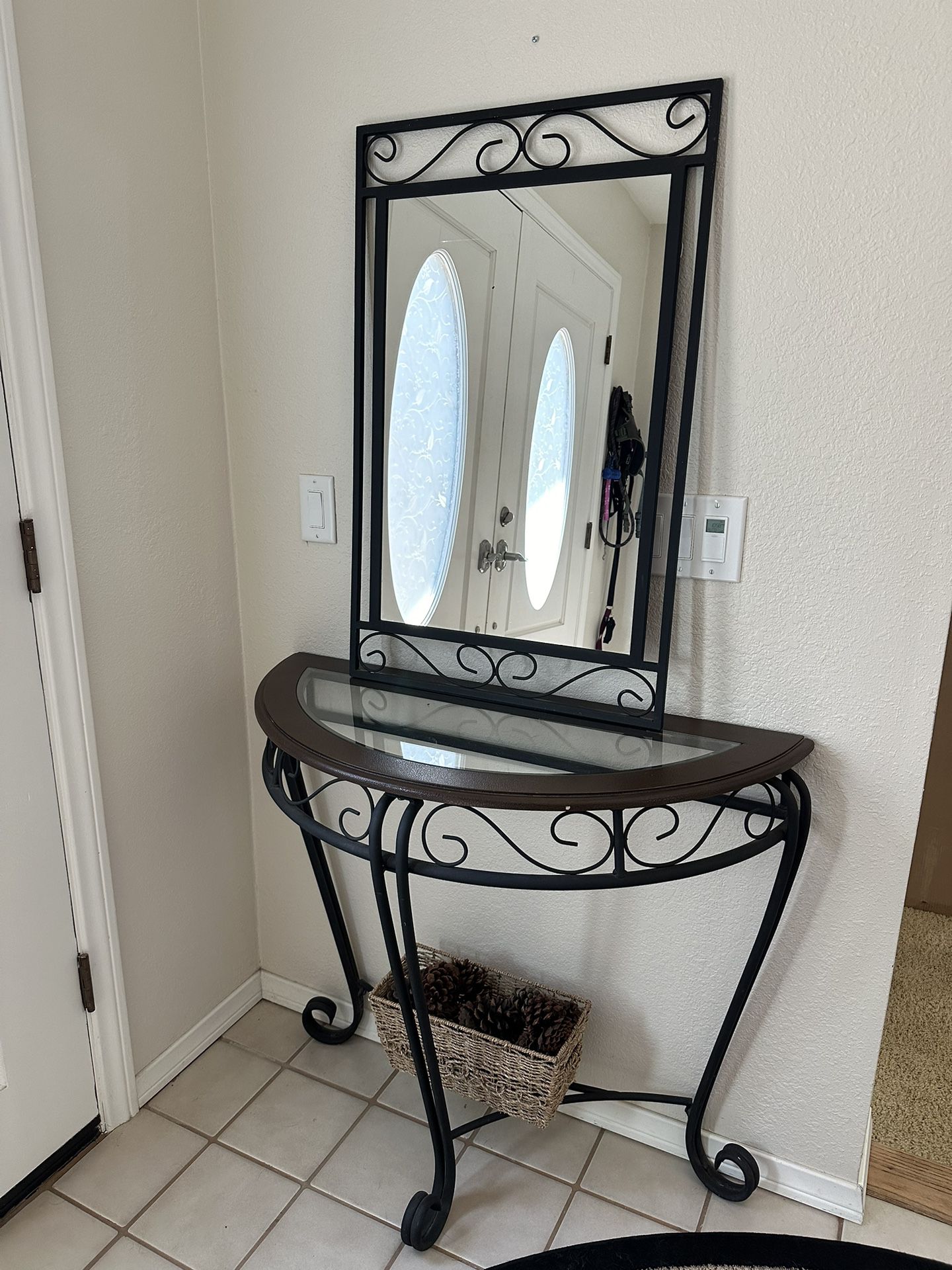 Accent Entry Table/Mirror Set