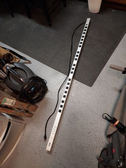 Powerstrip (20 outlets/plugs)