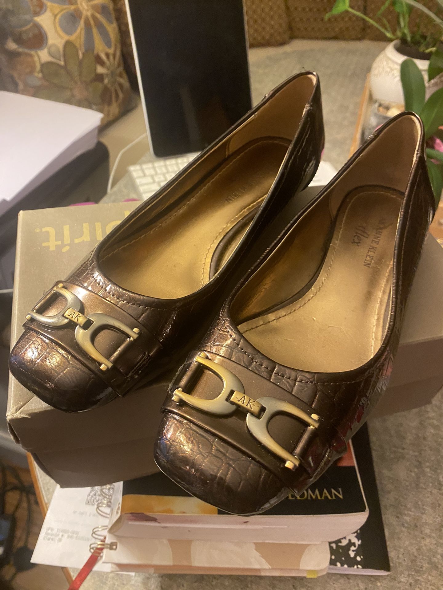 Anne Klein iFlex Women's Patent Leather Shoes
