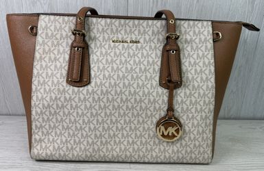 Michael Kors Voyager Medium Logo Tote (A1G015219)