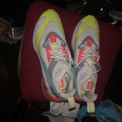 BRAND NEW PUMA NEVER WORE