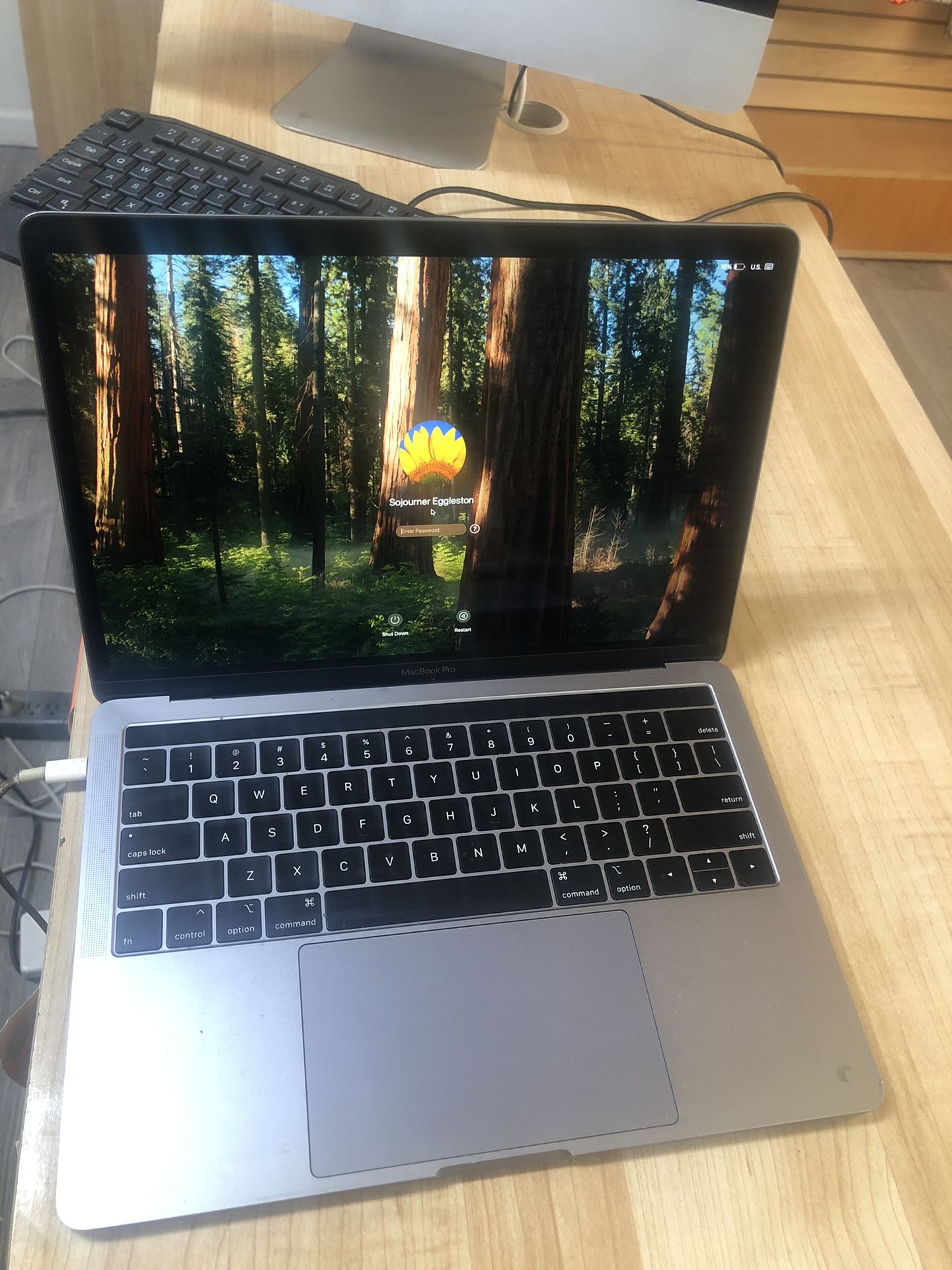 (2020) 13” MACBOOK PRO TOUCHBAR / 1 TB SSD / 16 GB MEMORY / M1 CHIP