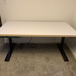 Steelcase Elective Elements Freestanding Electric Adjustable Height Desk