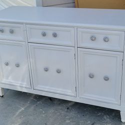 Solid Wood White Dresser L50xD19xH33”
