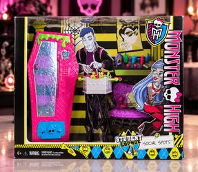 Monster High Student Lounge Social Spots Playset