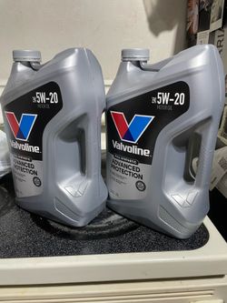 Valvoline 5W-20 auto oil