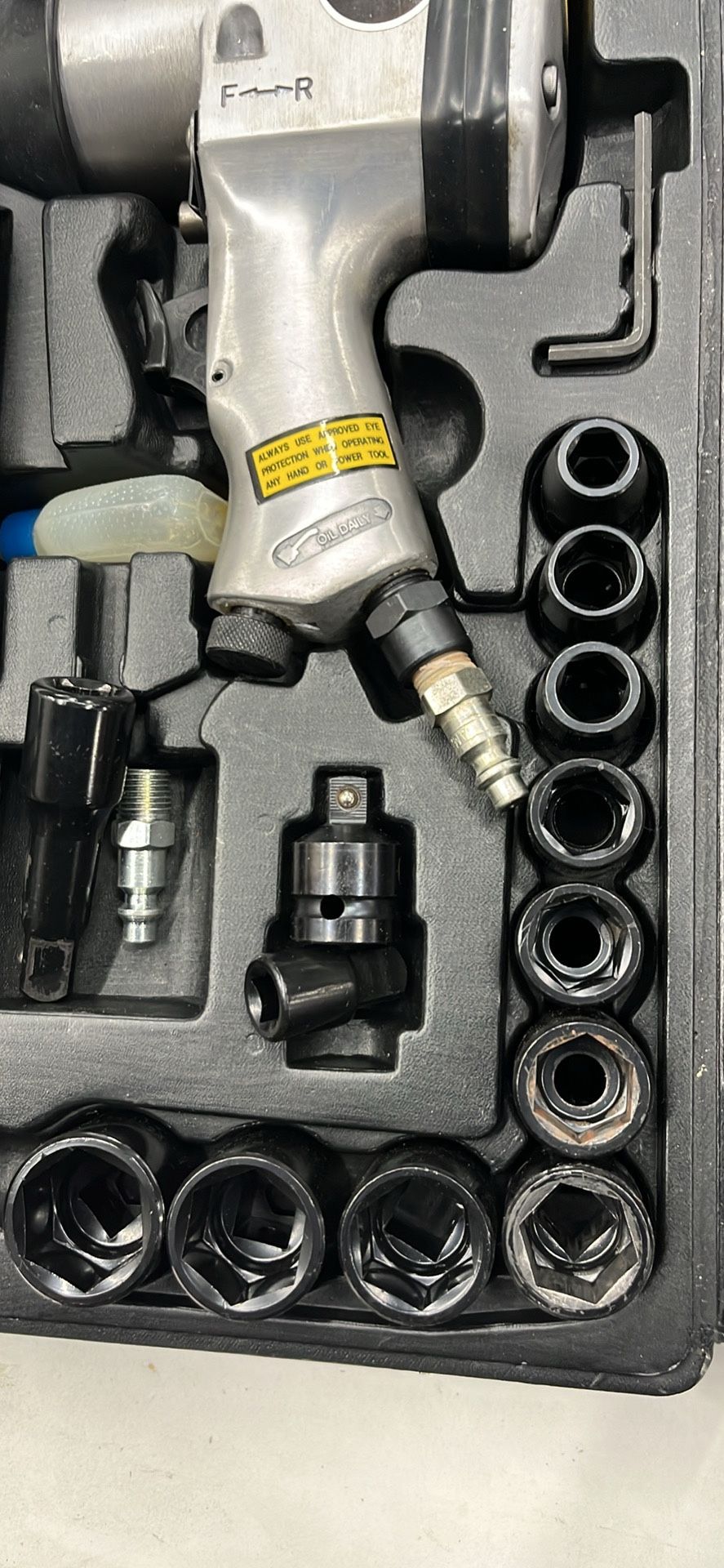 Pnuematic Tools. Ratchet, Impact And Air Chisel