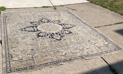 Large Area Rug 7ft 10in x 10ft 2in